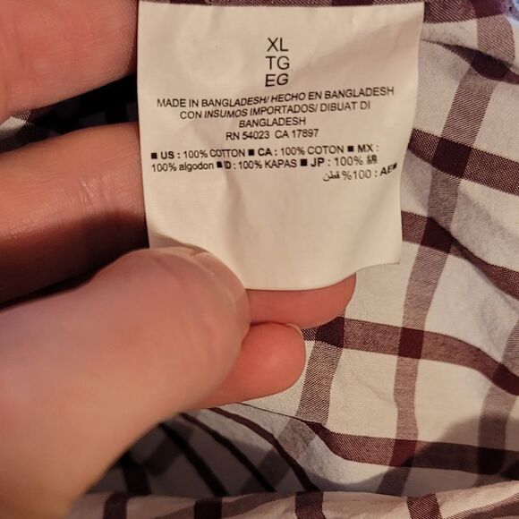 Old Navy Classic Regular Fit Long Sleeve Button Up Shirt Size XL - Picture 7 of 9